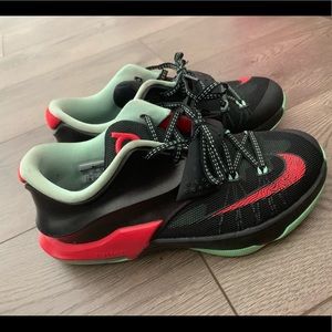 kevin durant womens sneakers